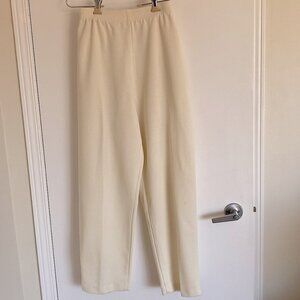 Tan-Jay Creme Pants Size 18 Elastic waistband front pockets Easy